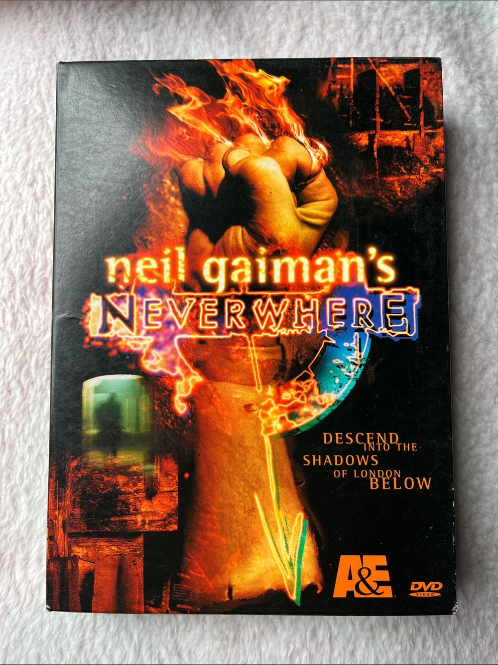 Neil Gaiman Neverwhere Collector's DVD Box Set - Picture 2 of 8